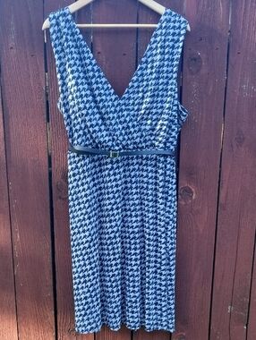 Lane Bryant Blue and White Houndstooth V-Neck Midi Dress with Belt